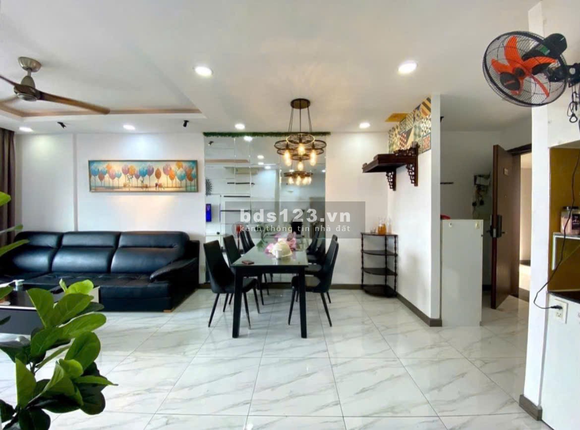 Cho thuê chung cư Phúc Yên 2, Tân Bình, 137m2, 3pn, 3wc, 15tr/tháng. Lầu 12