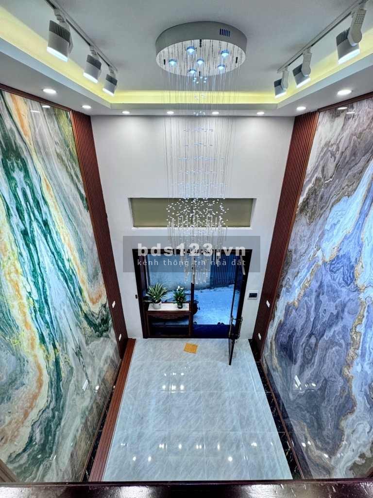Siêu phẩm mặt ngõ Hào Nam đẹp lung linh, nội thất sang xịn - DT: 30m2 x 6 tầng - 7,2 tỷ