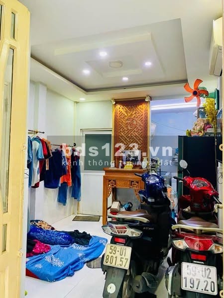 Bán nhà trung tâm quận 10 Nguyễn Duy Dương giá 3.25ty + 20M2 + 3 Tầng + 3PN + Sổ vuông