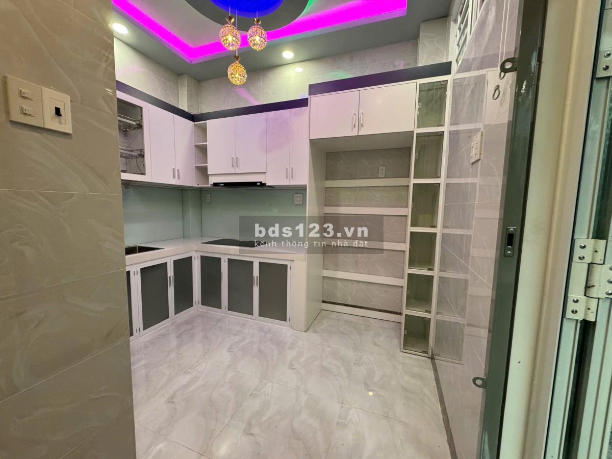 Cho thuê căn hộ 16M2 cửa sổ trời, 3tr5/Tháng. Đường 3/2, quận 10