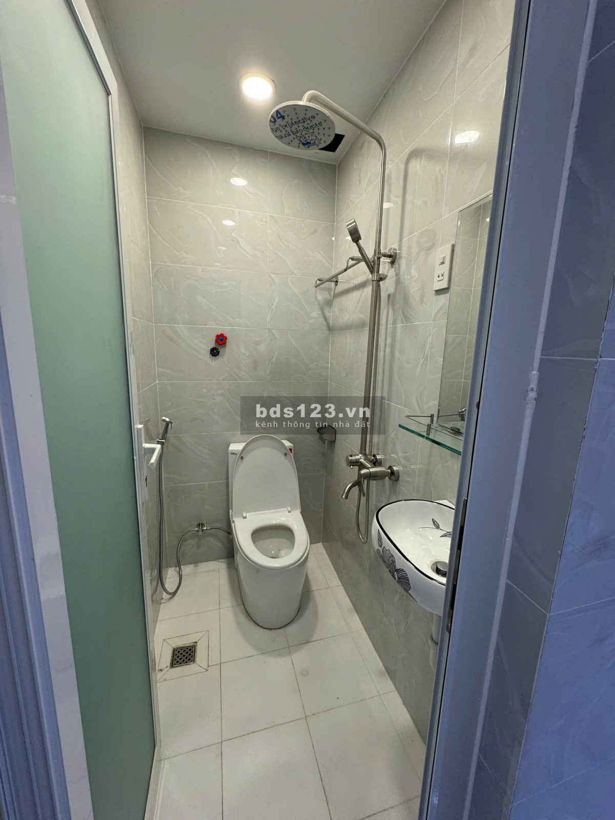 Cho thuê căn hộ 16M2 cửa sổ trời, 3tr5/Tháng. Đường 3/2, quận 10