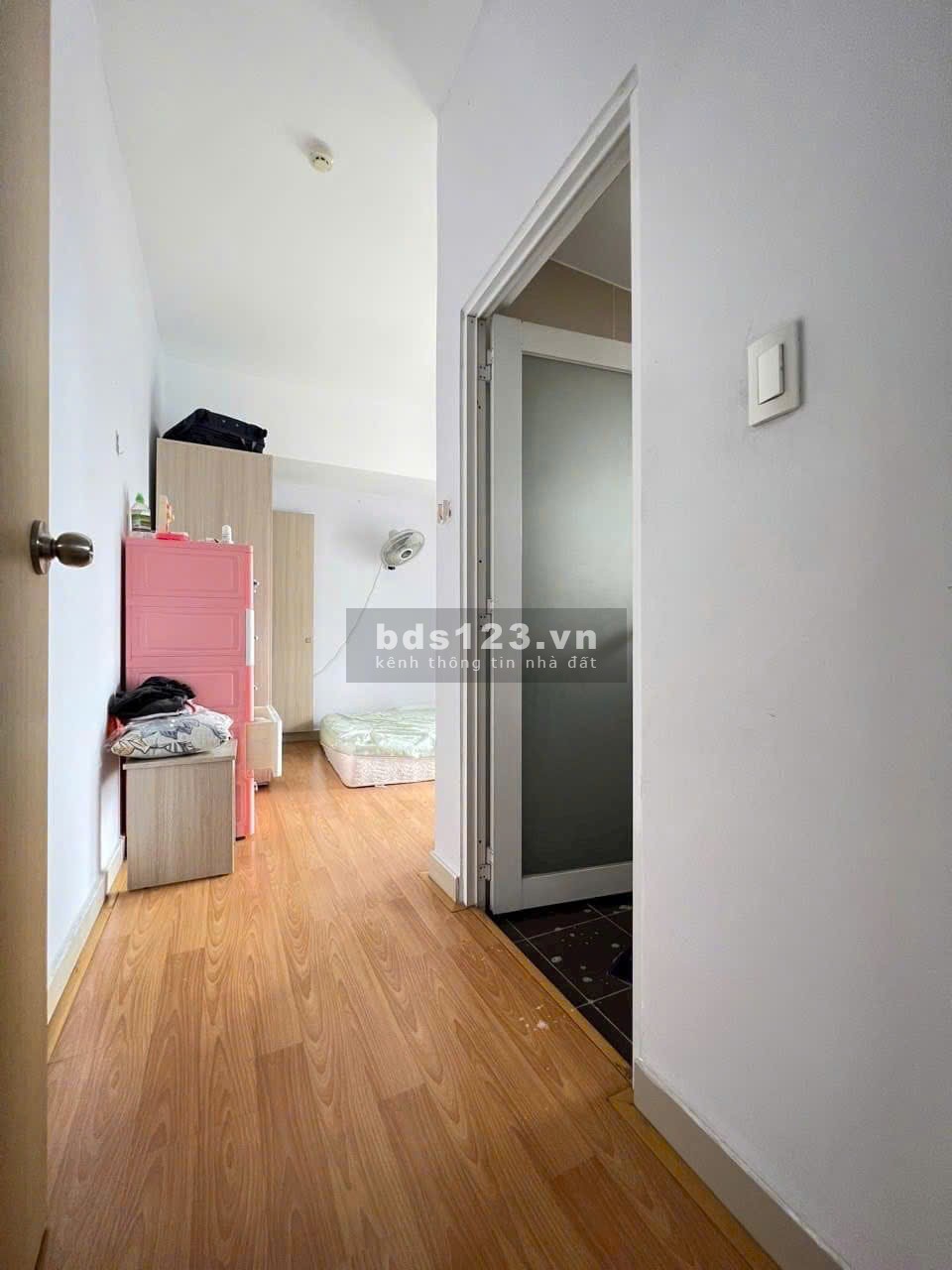 Cho thuê chung cư Phúc Yên 2, Tân Bình, 137m2 3pn, 3wc NT, 15tr/tháng.
