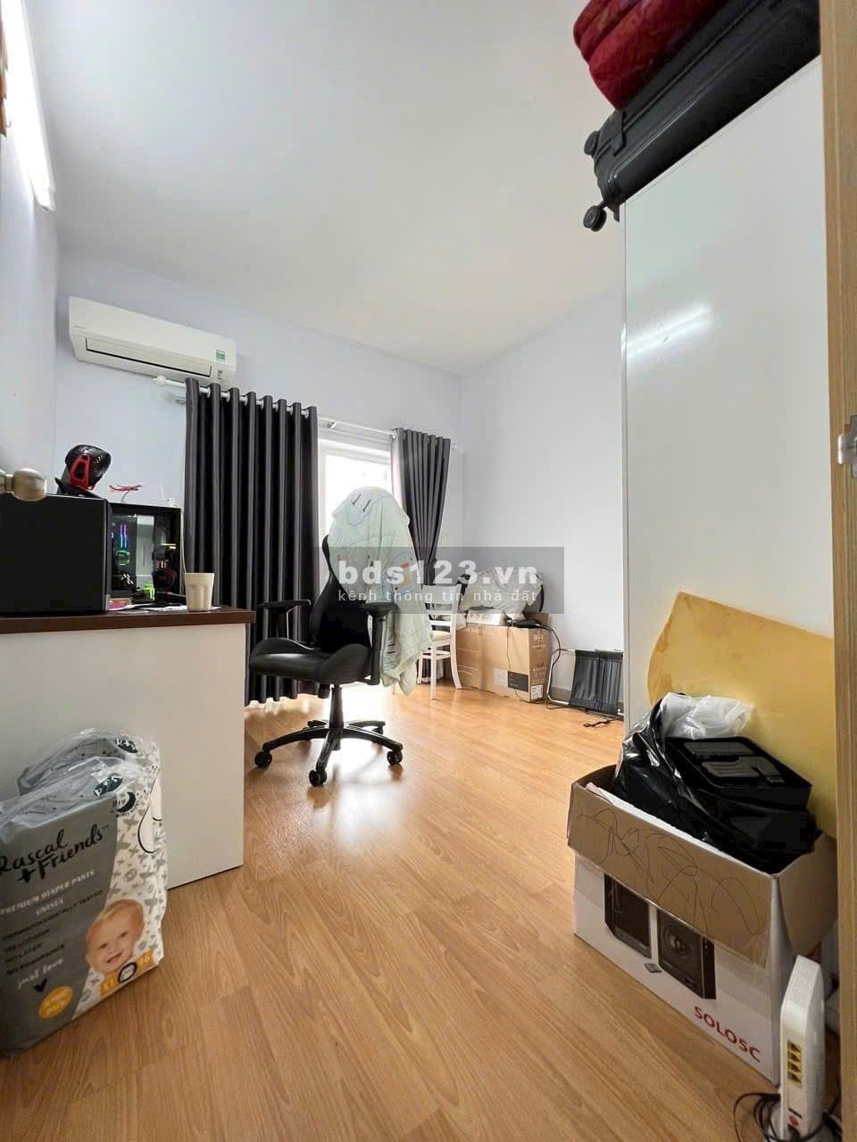 Cho thuê chung cư Phúc Yên 2, Tân Bình, 137m2 3pn, 3wc NT, 15tr/tháng.