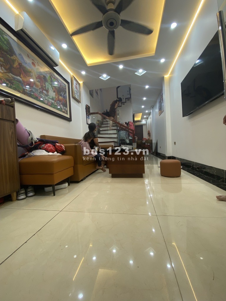 Rất đẹp - Ngõ ô tô chạy - Bán nhà Thúy Lĩnh - Hoàng Mai - 40m2 - 4.25 tỷ.