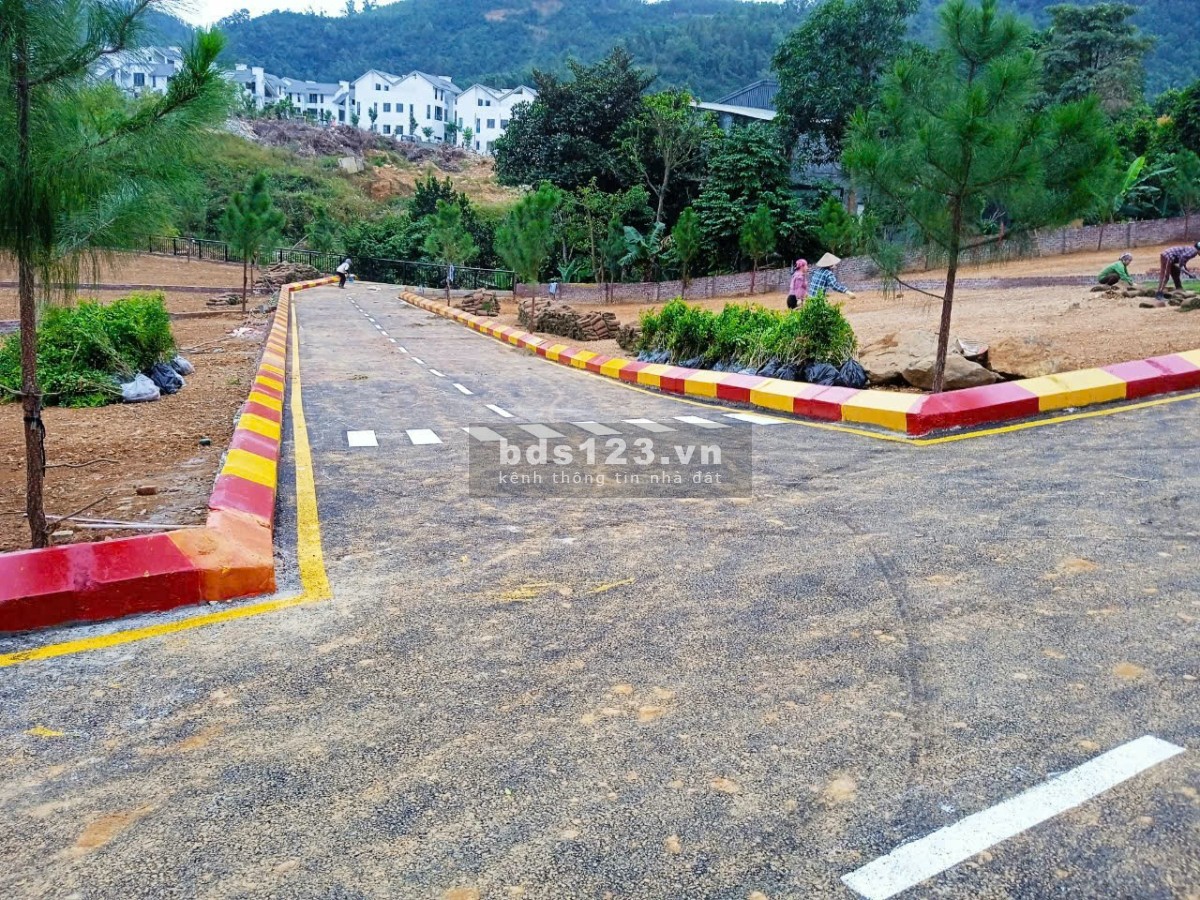 Bán đất Hà Nội sát cạnh nhà giàu giá chỉ bằng 1/3