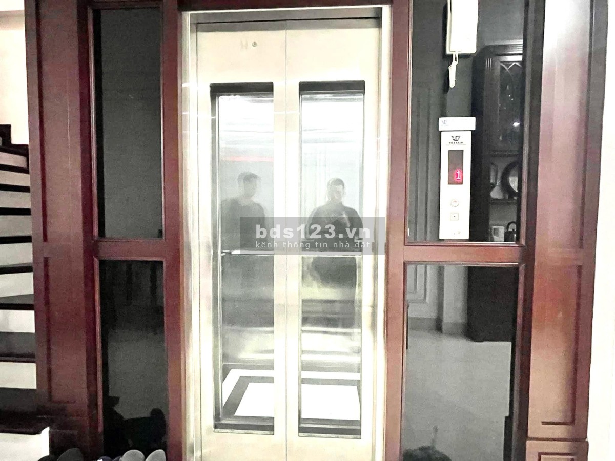  Siêu phẩm nhà phân lô Quần Ngựa - Vỉa hè rộng, ô tô tránh, nhà 6 tầng có thang máy! 
