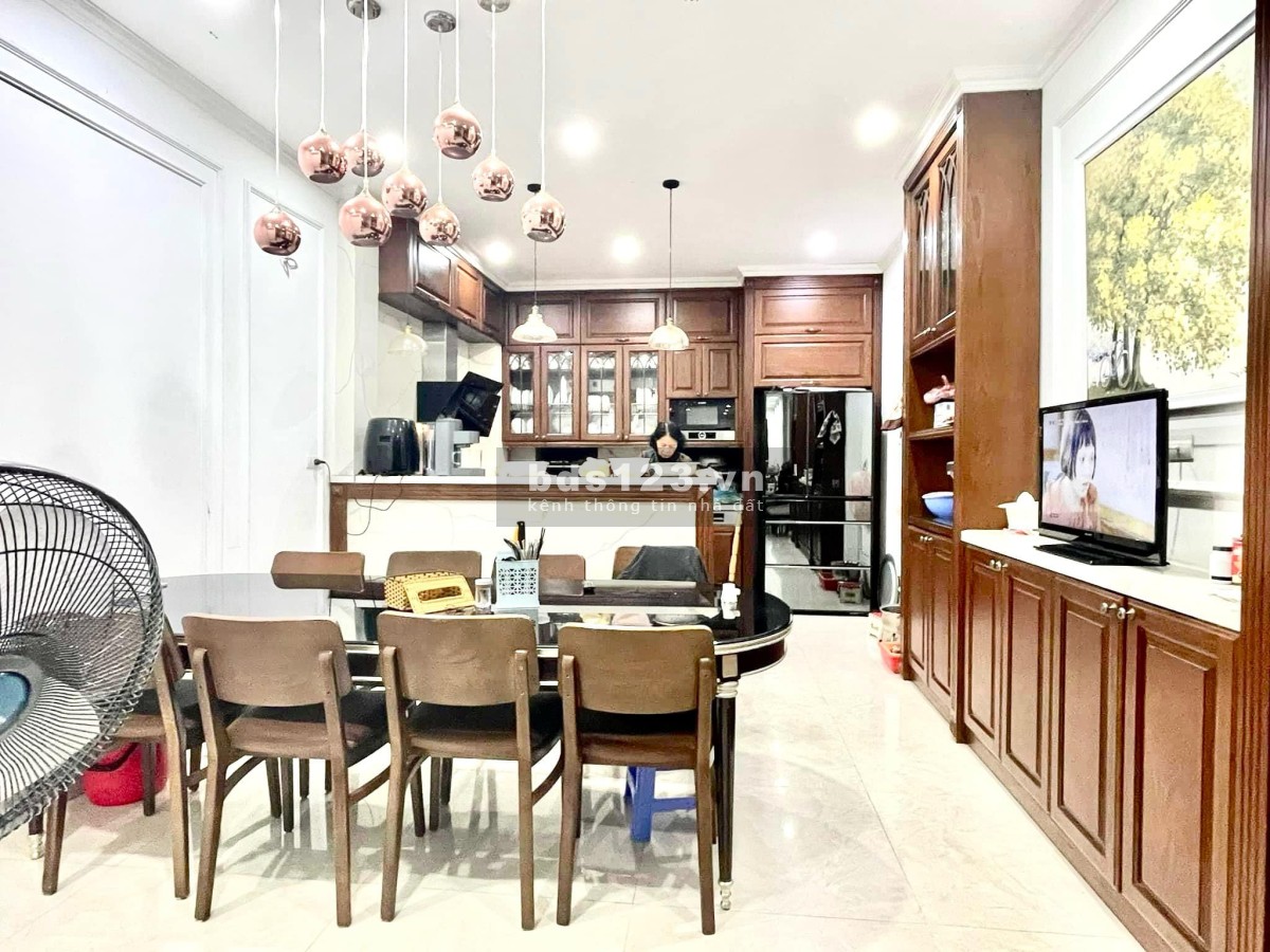  Siêu phẩm nhà phân lô Quần Ngựa - Vỉa hè rộng, ô tô tránh, nhà 6 tầng có thang máy! 