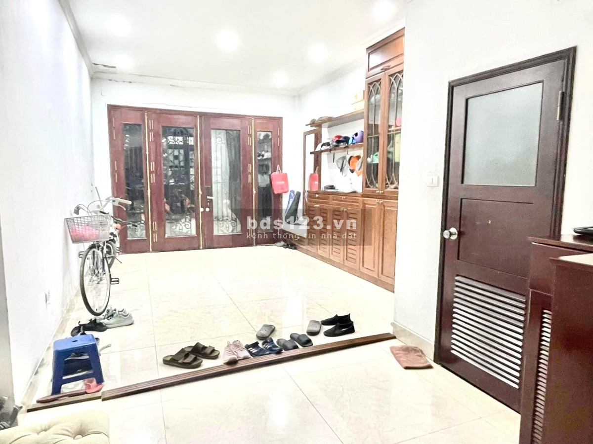  Siêu phẩm nhà phân lô Quần Ngựa - Vỉa hè rộng, ô tô tránh, nhà 6 tầng có thang máy! 