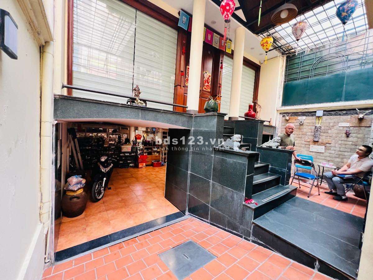 Biệt thự kiểu cổ - Trung tâm Ba Đình – Phố Linh Lang đẳng cấp - Khu VIP