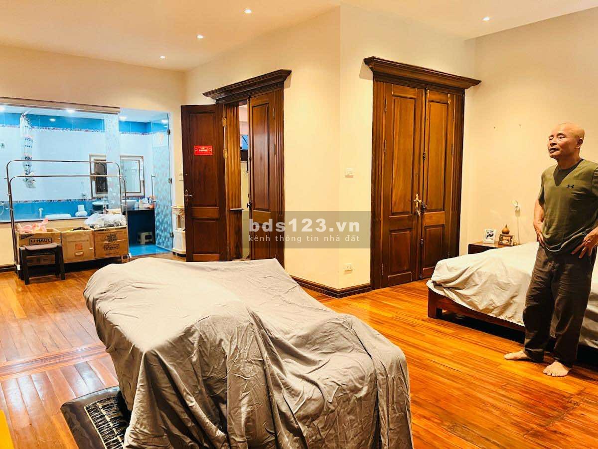 Biệt thự kiểu cổ - Trung tâm Ba Đình – Phố Linh Lang đẳng cấp - Khu VIP