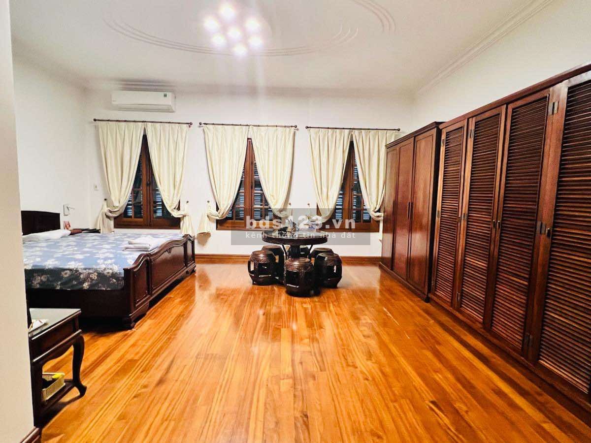 Biệt thự kiểu cổ - Trung tâm Ba Đình – Phố Linh Lang đẳng cấp - Khu VIP