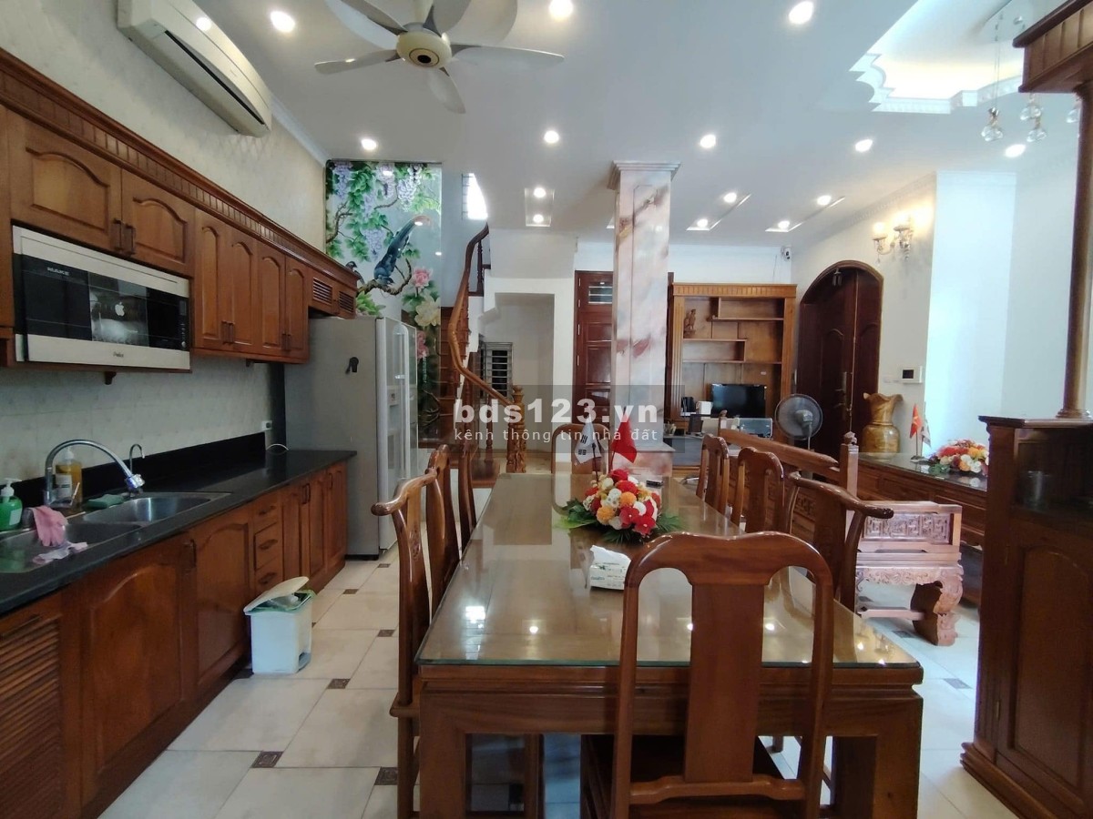 Bán siêu biệt thự lô góc Ba Đình – 141M2 - 3 Mặt thoáng - An ninh đảm bảo 24/7