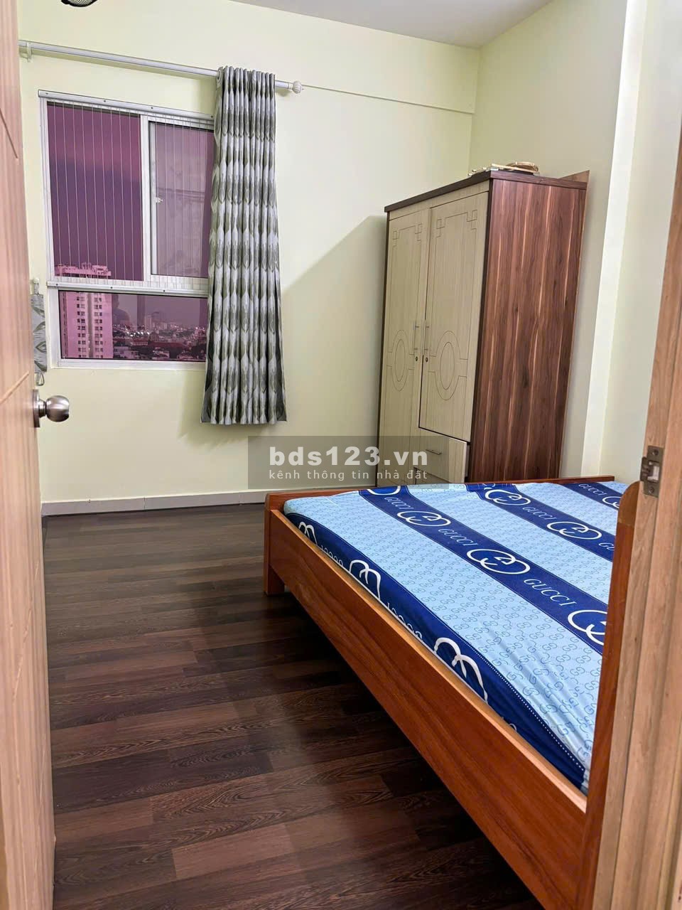 Cho thuê chung cư Miếu Nổi, Vũ Huy Tấn, BT: 2p ngủ, NT 12tr 86m2