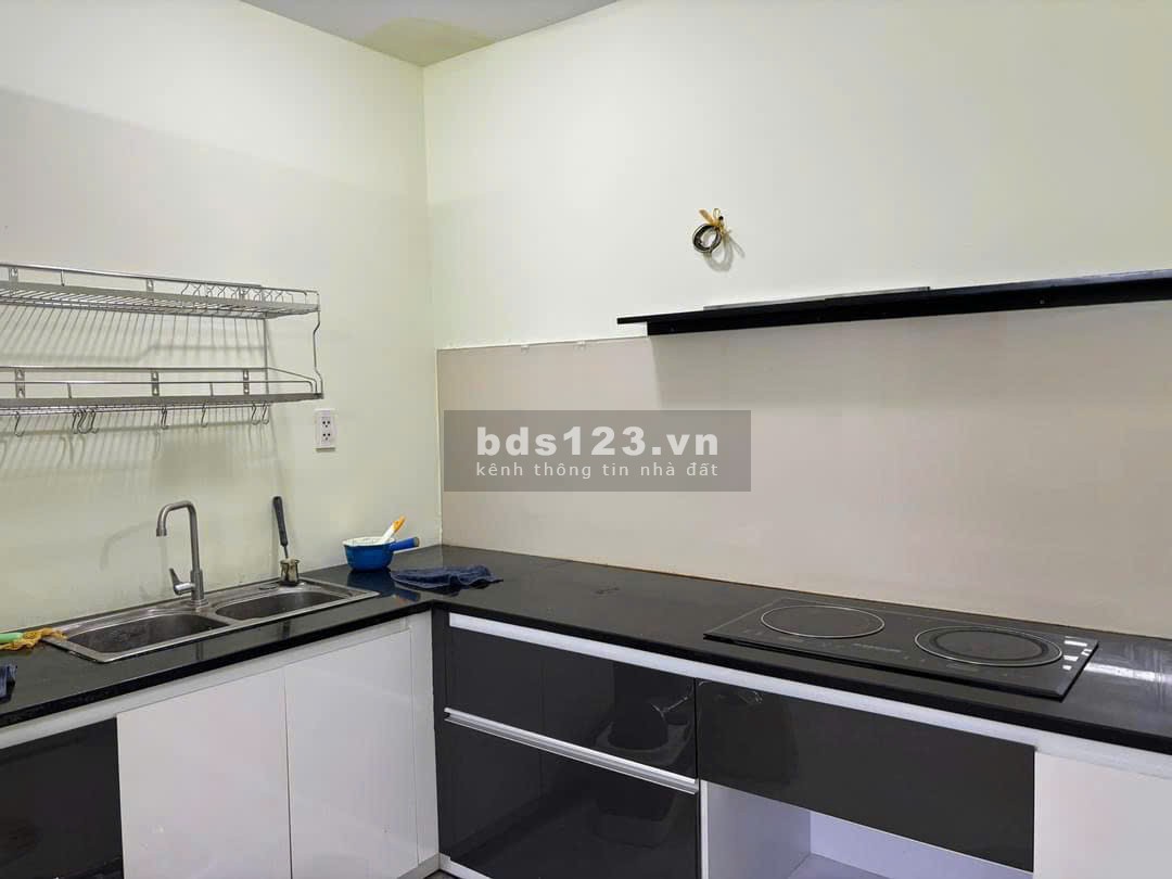 Cho thuê chung cư Miếu Nổi, Vũ Huy Tấn, BT: 2p ngủ, NT 12tr 86m2