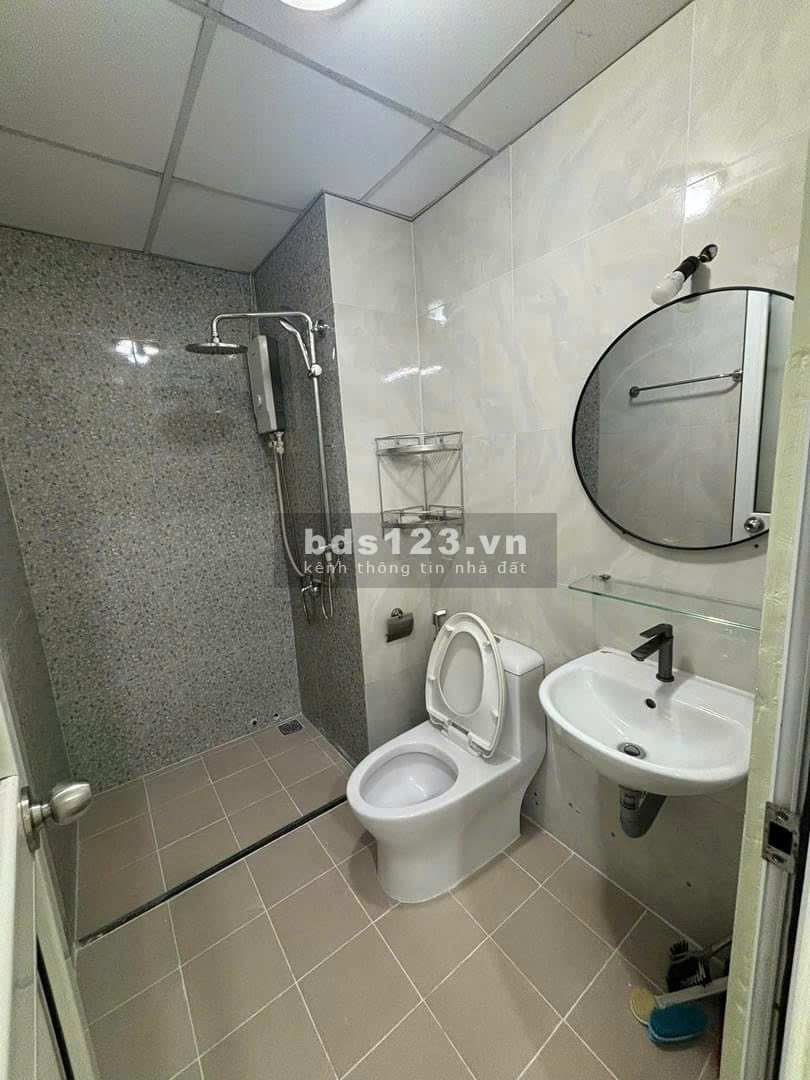 Cho thuê chung cư Miếu Nổi, Vũ Huy Tấn, BT: 2p ngủ, NT 12tr 86m2