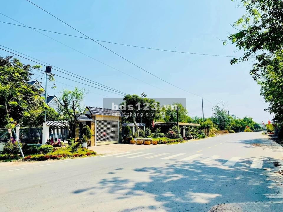 Cần bán nhanh miếng đất ngộp 1080m2 Giá chốt 490 triệu, sang tên ngay.