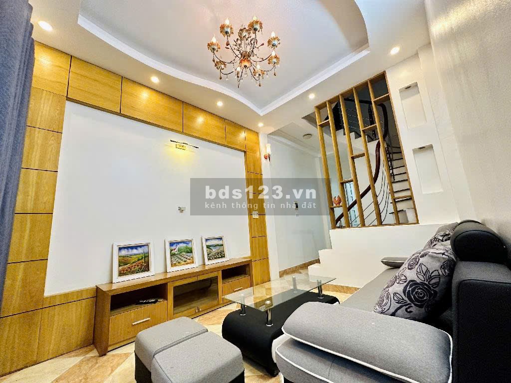 Bán nhà Đại Mỗ, bãi đỗ ô tô cạnh nhà, mặt tiền mênh mông, giá rẻ tụt quần 60m 6.3 tỷ