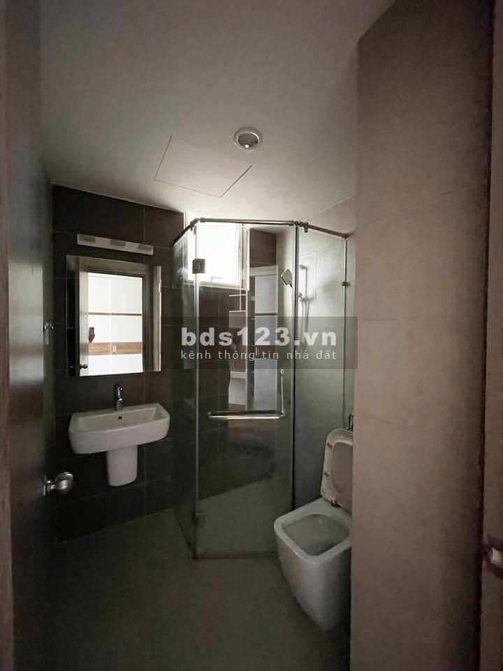 Cao ốc Phú NHuận, Hoàng Minh Giám, P9: 115m2, 3p ngủ, 2wc, NT, 16tr