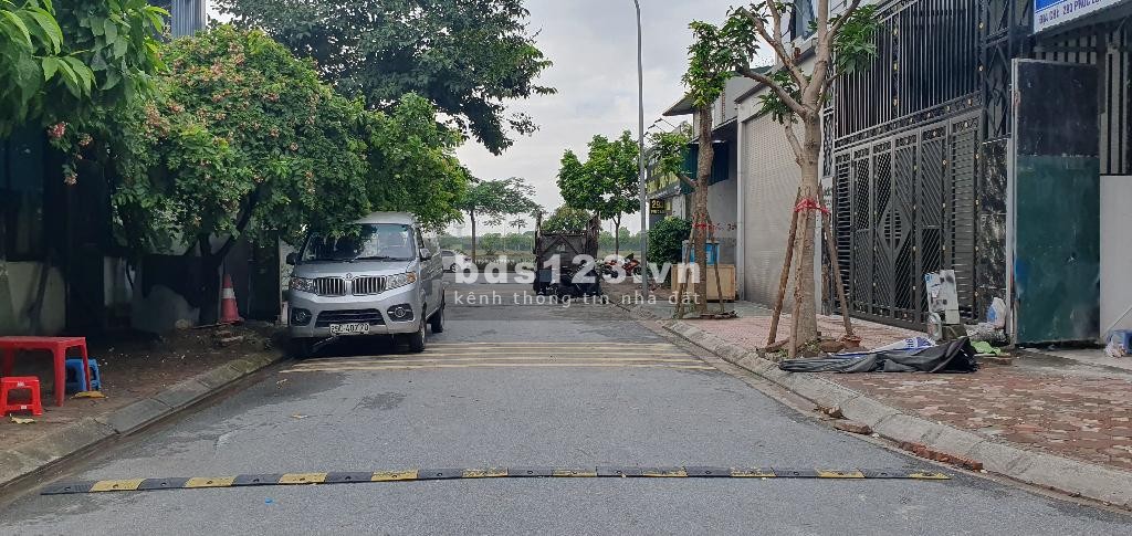 Chính chủ bán căn nhà 90m2, 5 tầng, Long Biên
