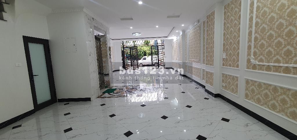 Chính chủ bán căn nhà 90m2, 5 tầng, Long Biên
