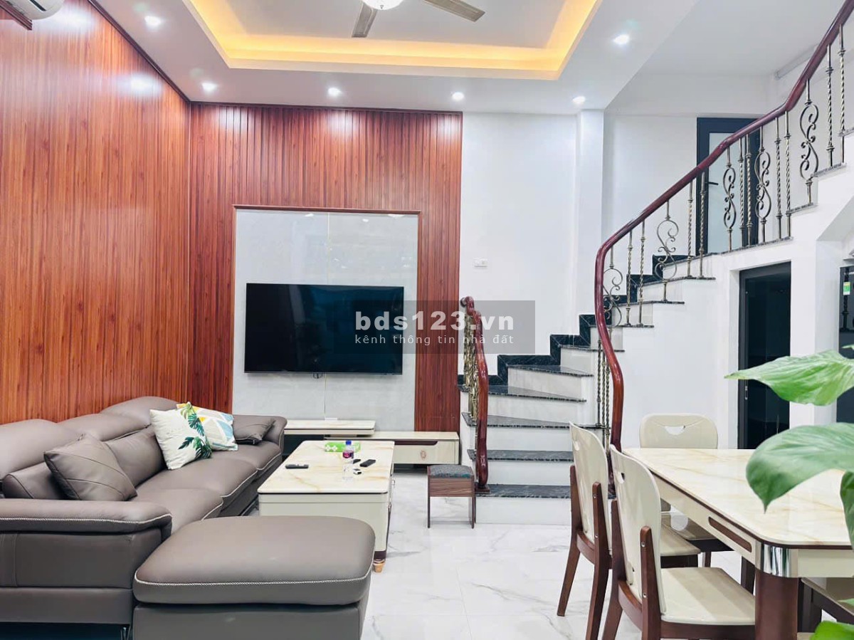 Siêu phẩm Giáp Bát, Ngõ thông 30m ô tô tránh, SĐCC, MT rộng thoáng sáng, Nhỉnh 7 tỷ
