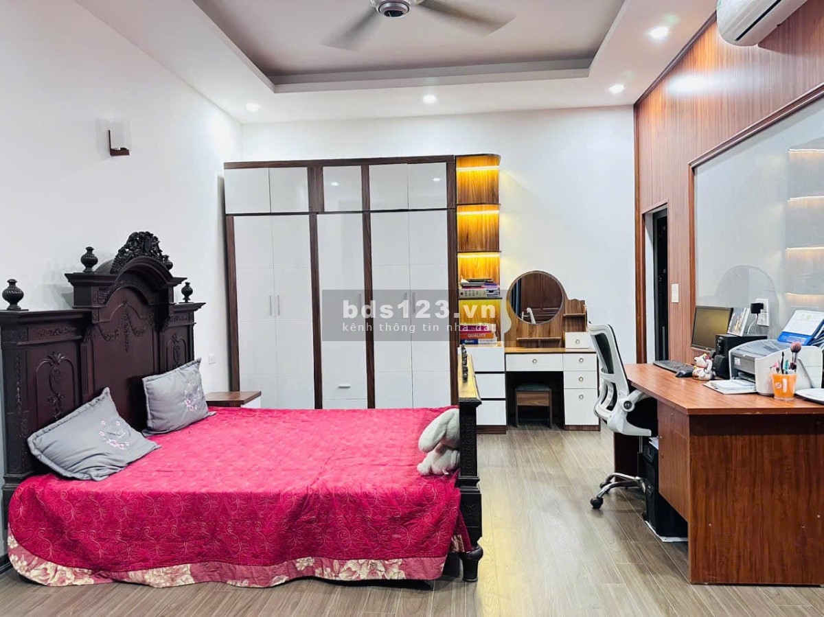 Siêu phẩm Giáp Bát, Ngõ thông 30m ô tô tránh, SĐCC, MT rộng thoáng sáng, Nhỉnh 7 tỷ