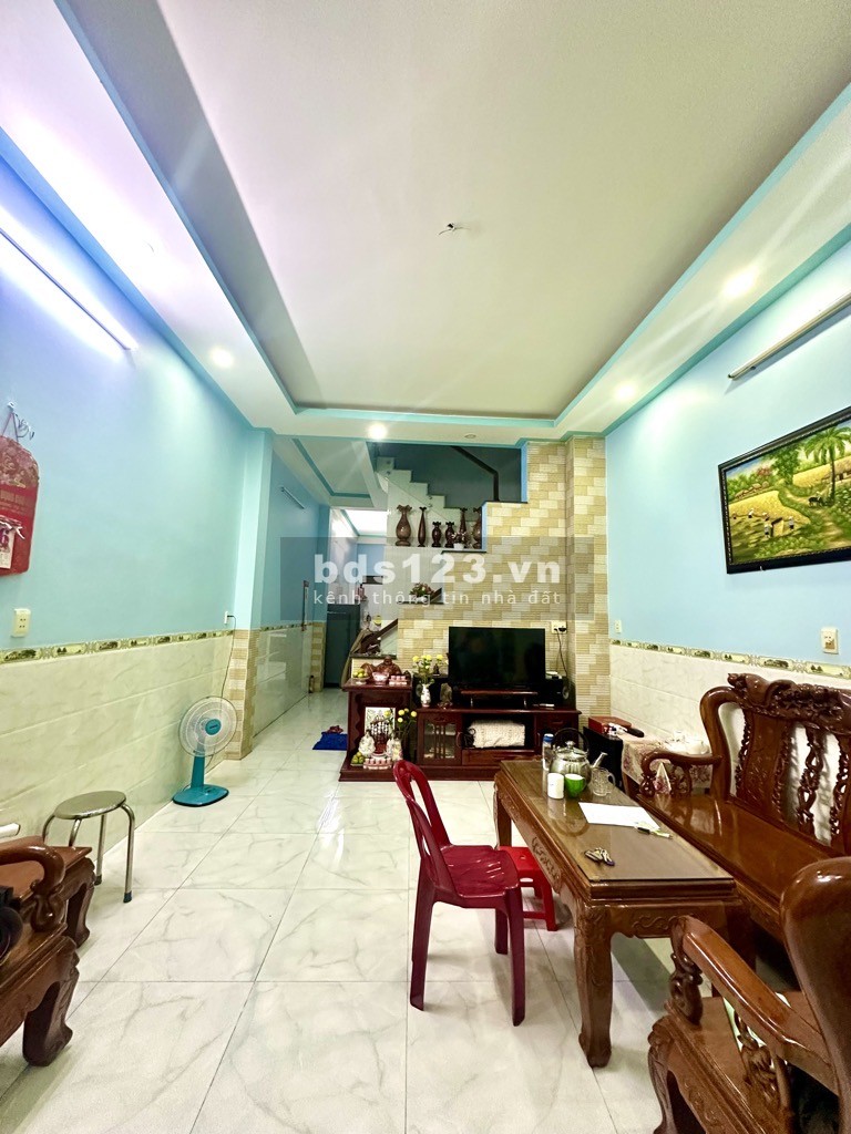 Tân Bình hẻm nhựa 6M thẳng 1 trục Lạc Long Quân nhà mới 4 tầng ( 4,2 X 16 ) 9.5 tỷ