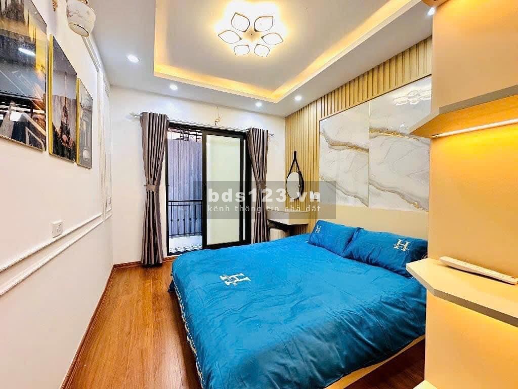 Nhà mới phố Trạm ở ngay - Chìa khóa trao tay - Full nội thất - Gần ô tô