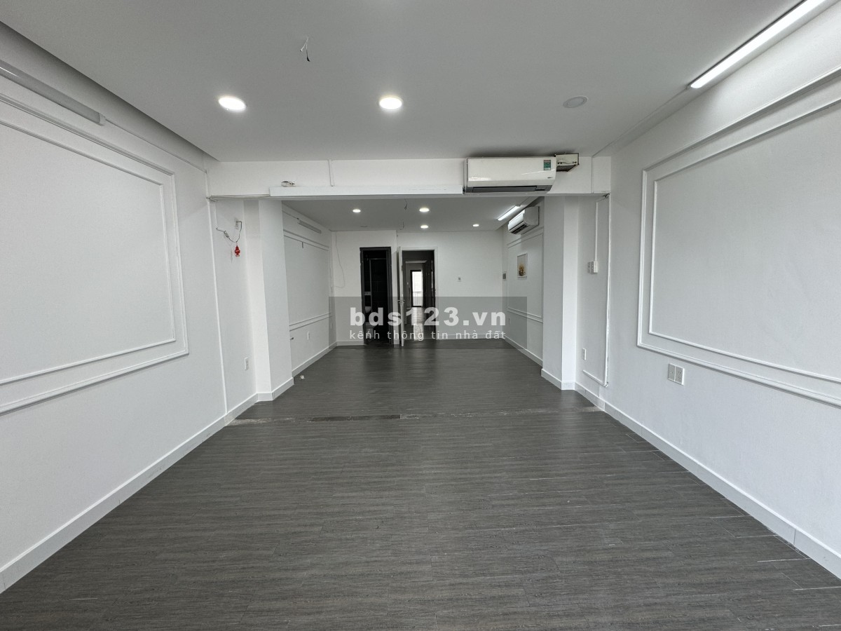 Một sàn duy nhất - Cho thuê VP 45m2 chỉ 11tr/th Tại Trần Quang Diệu, Q3