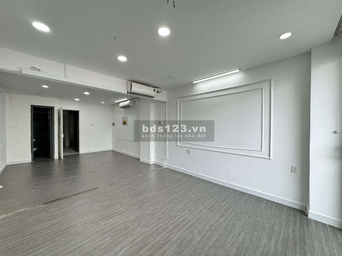 Một sàn duy nhất - Cho thuê VP 45m2 chỉ 11tr/th Tại Trần Quang Diệu, Q3