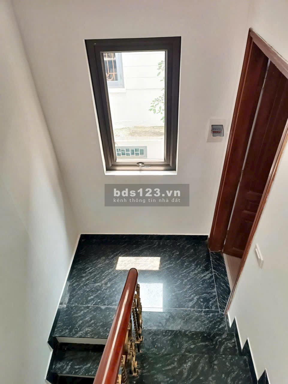 Siêu phẩm Giáp Bát, Ngõ thông 30m ô tô tránh, SĐCC, MT rộng thoáng sáng, Nhỉnh 7 tỷ