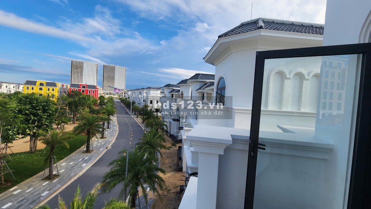 Biệt thự view biển sân golf Đồng Hới giá 30.5 tỷ
