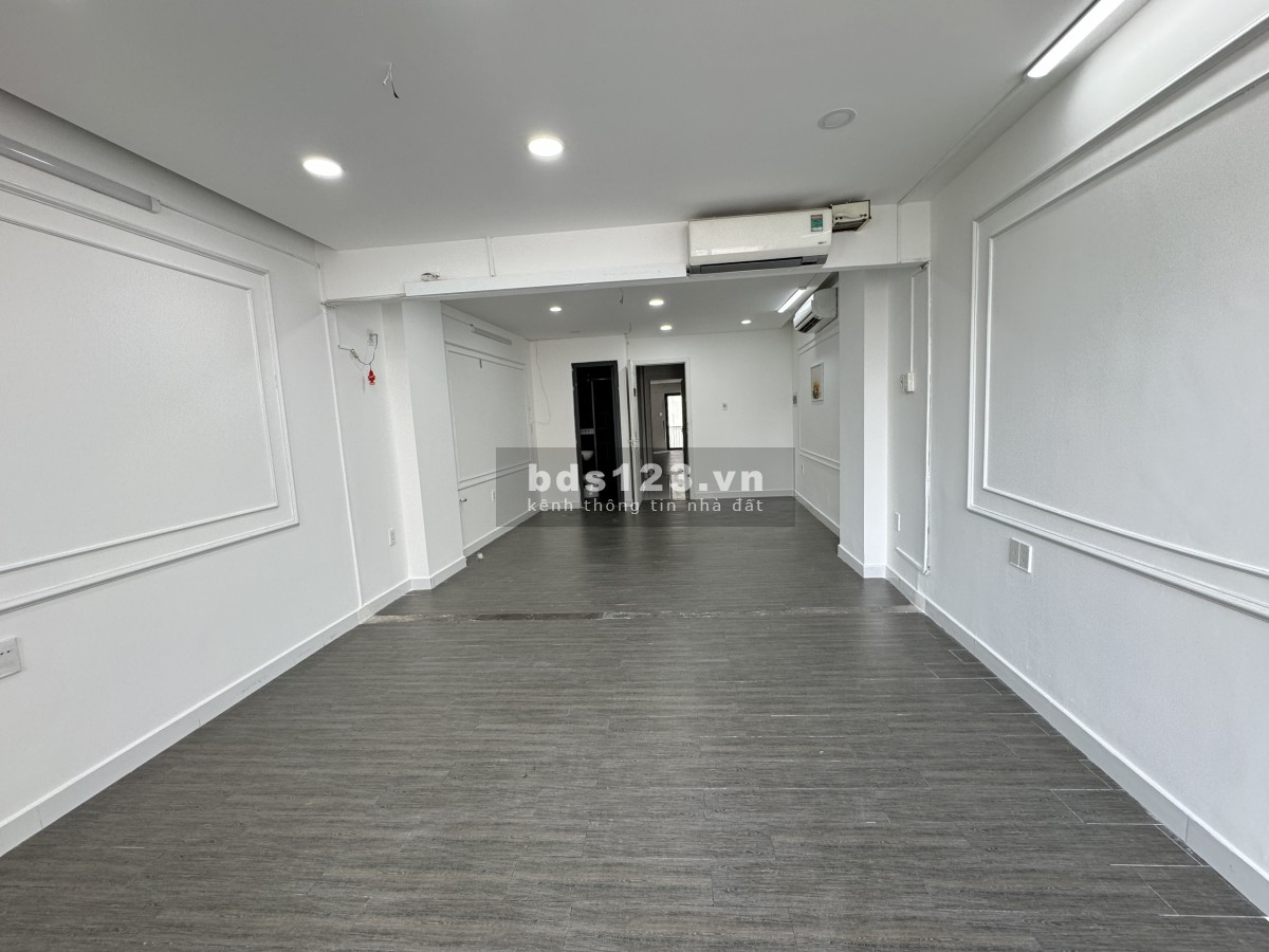 Một sàn duy nhất - Cho thuê VP 45m2 chỉ 11tr/th Tại Trần Quang Diệu, Q3