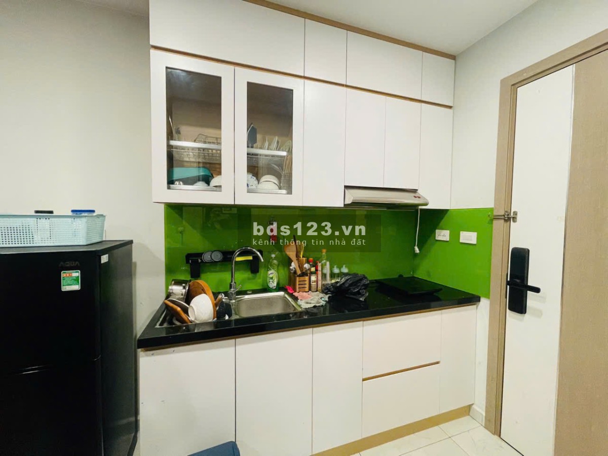 Cạnh nhà gửi xe, bán nhanh Studio full đồ 28m Imperia Smart City