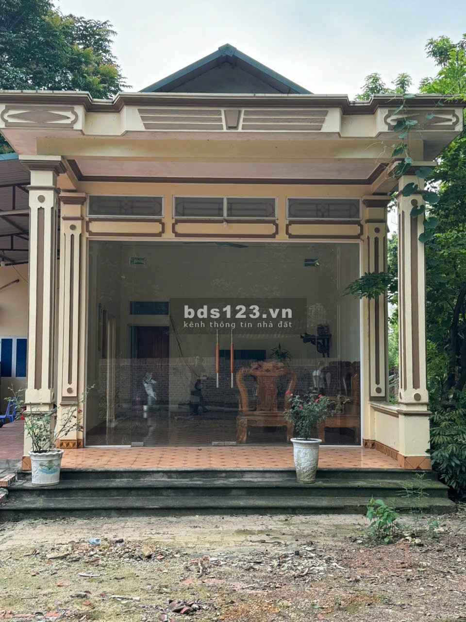 Bán đất tổ 8 Chi Đông, Mê Linh, HN. Tặng nhà cấp 4, Oto đỗ đất. DT 120m, giá 3,84 tỷ.