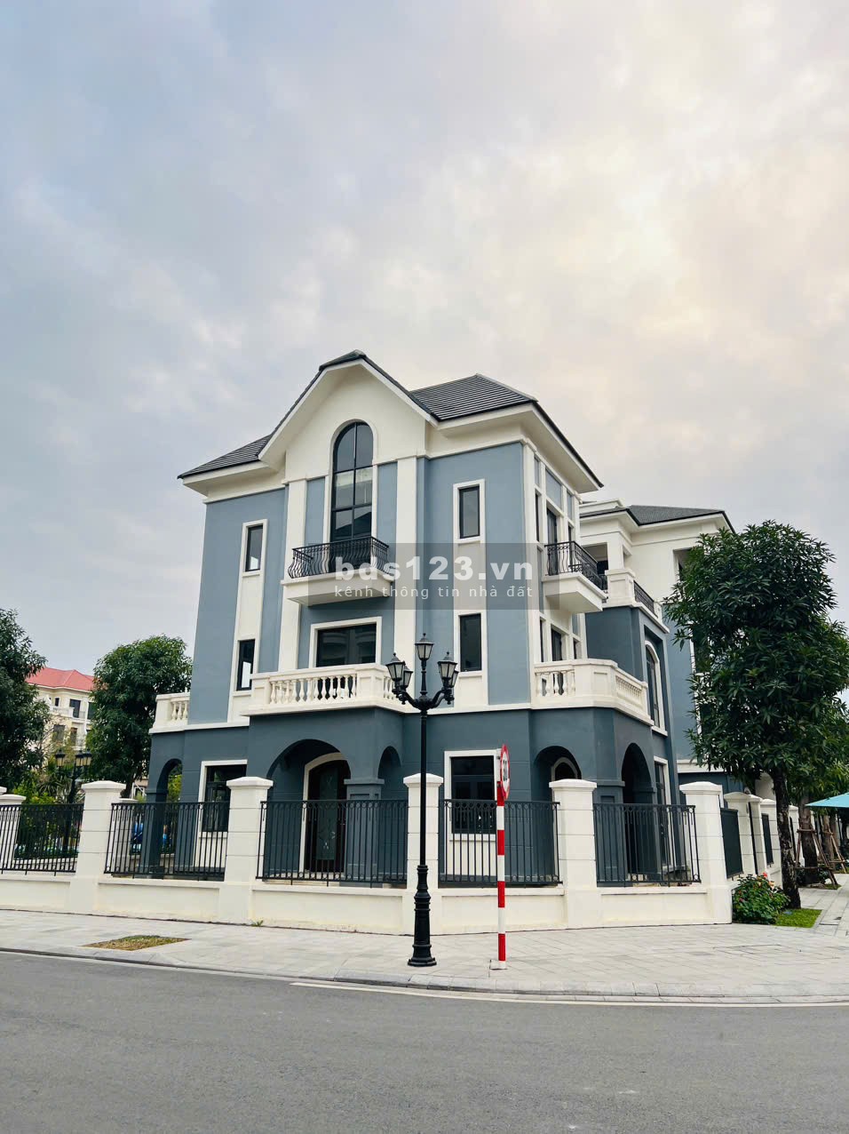 Bán biệt thự Đơn Lập vị trí đẹp nhất Vinhomes Ocean Park 2 giá 92 tỷ