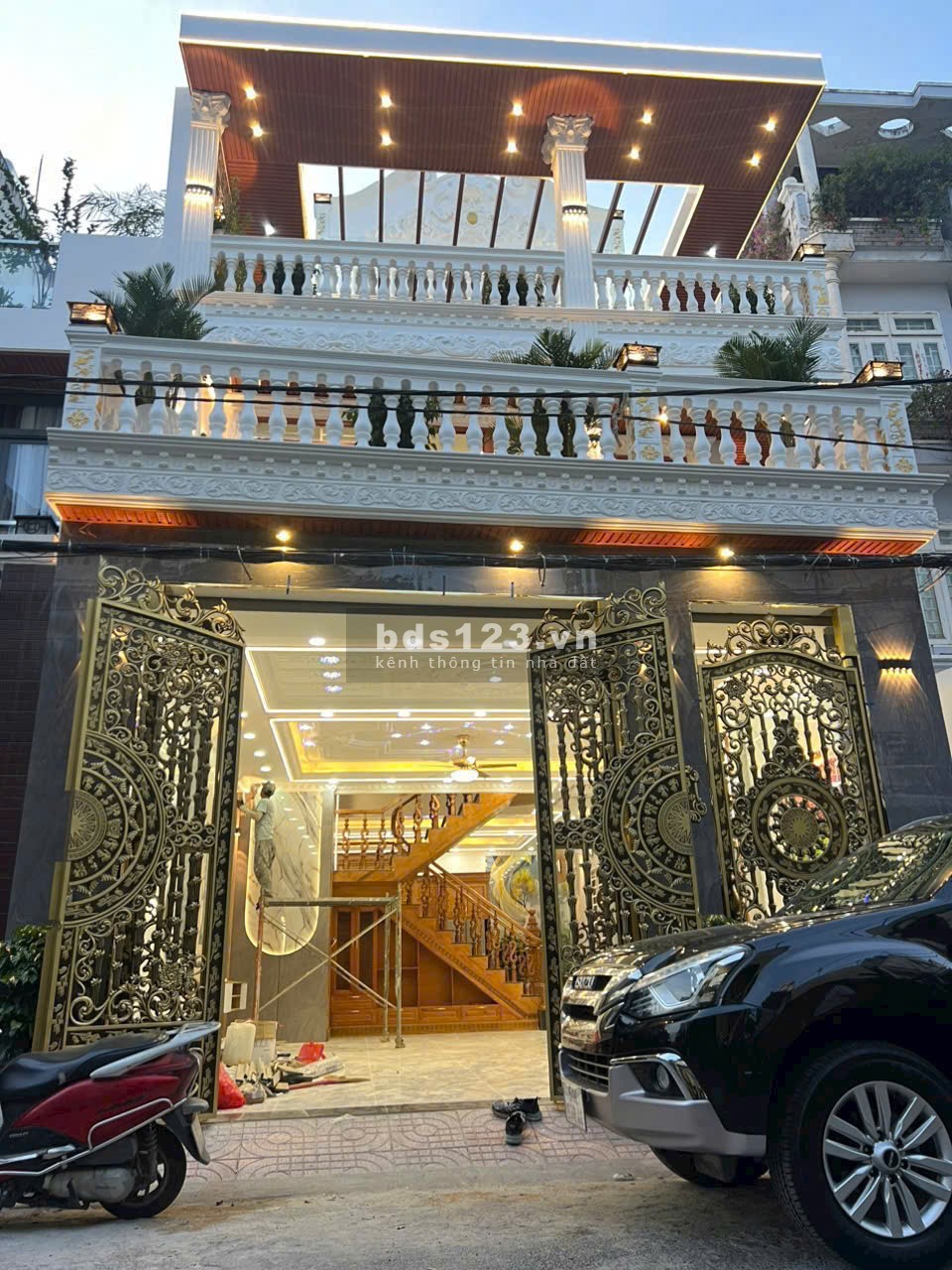 Bán nhà mặt phố Nguyễn Ảnh Thủ, 11,9 tỷ, 160m2, 4PN, 5WC, Q12, HCM