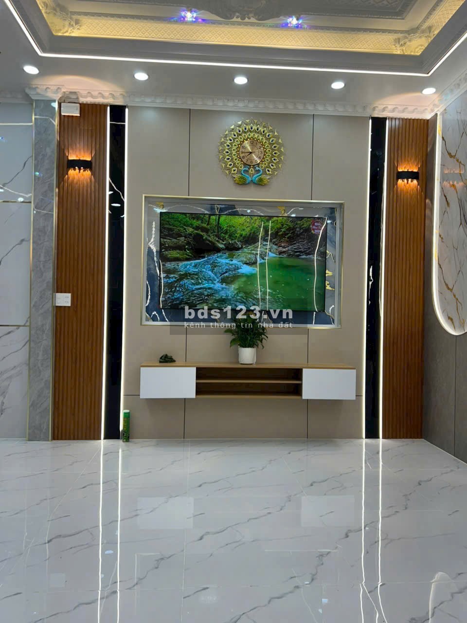 Bán nhà mặt phố Nguyễn Ảnh Thủ, 11,9 tỷ, 160m2, 4PN, 5WC, Q12, HCM