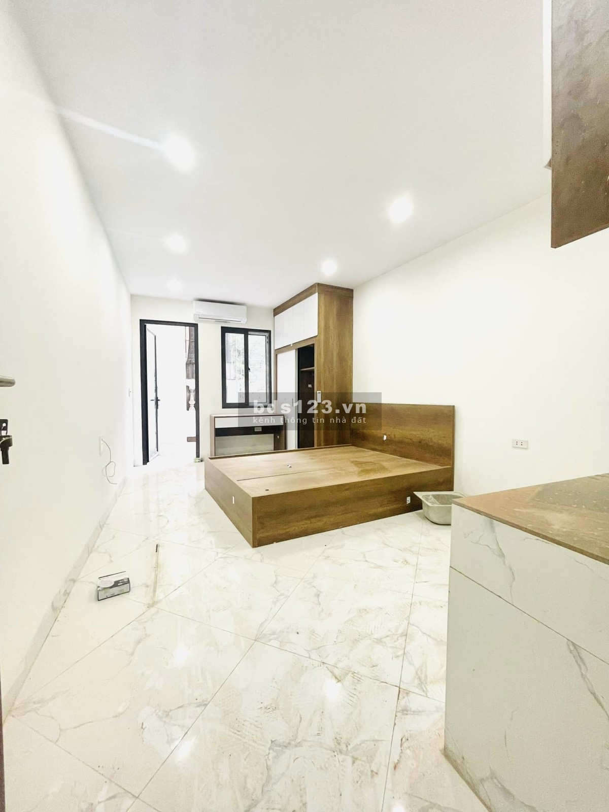 Nhà mới đẹp, ngõ thông kinh doanh, ô tô lùi cửa giá nhỉnh 6 tỷ