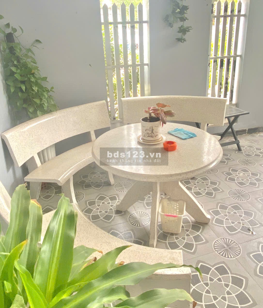 [Cần bán gấp] Nhà biệt thự hiện đại 3PN 2PK, sân xe hơi