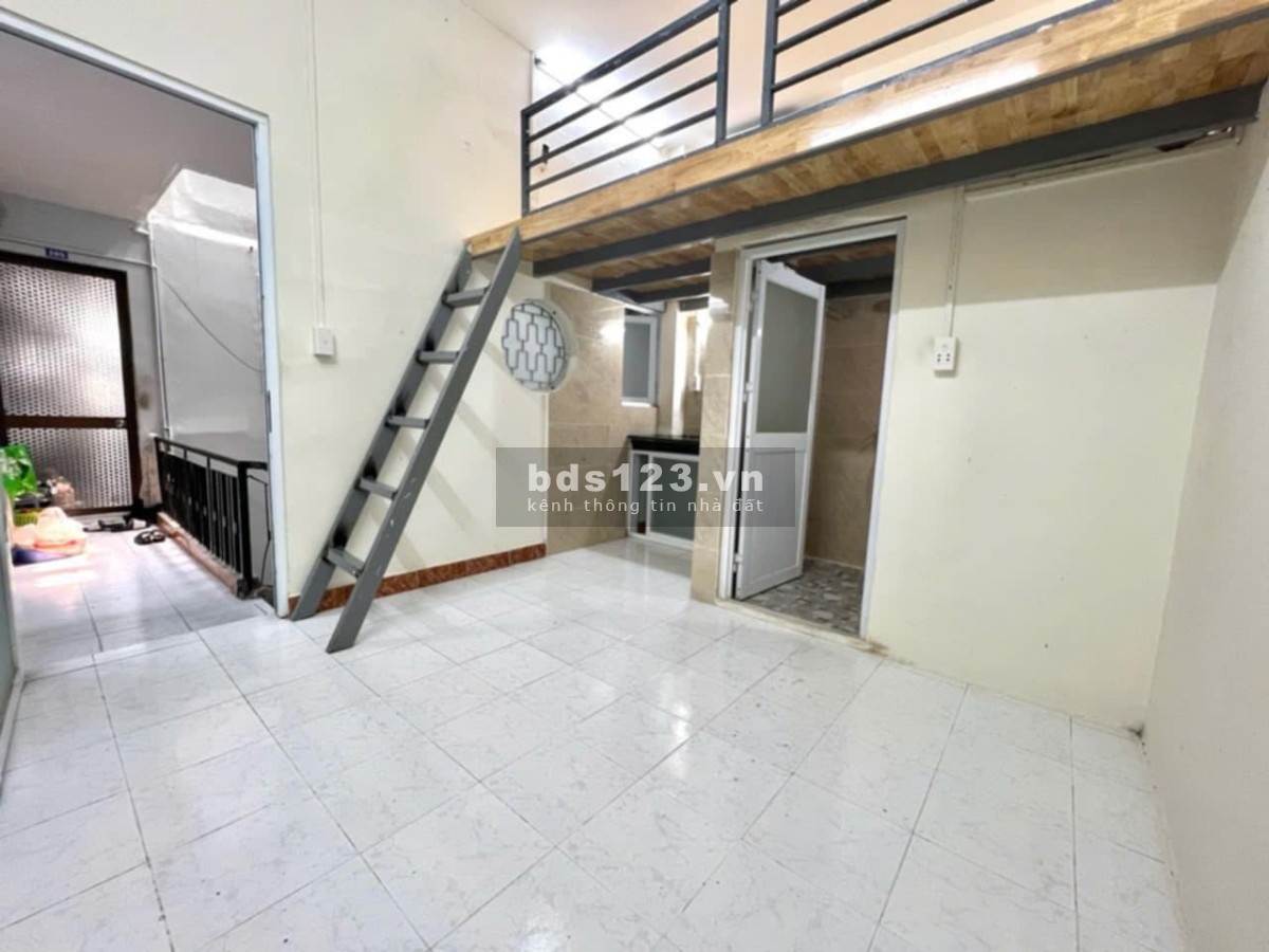 Phòng trọ có gác, giáp Phú Nhuận, cọc chỉ với 2củ