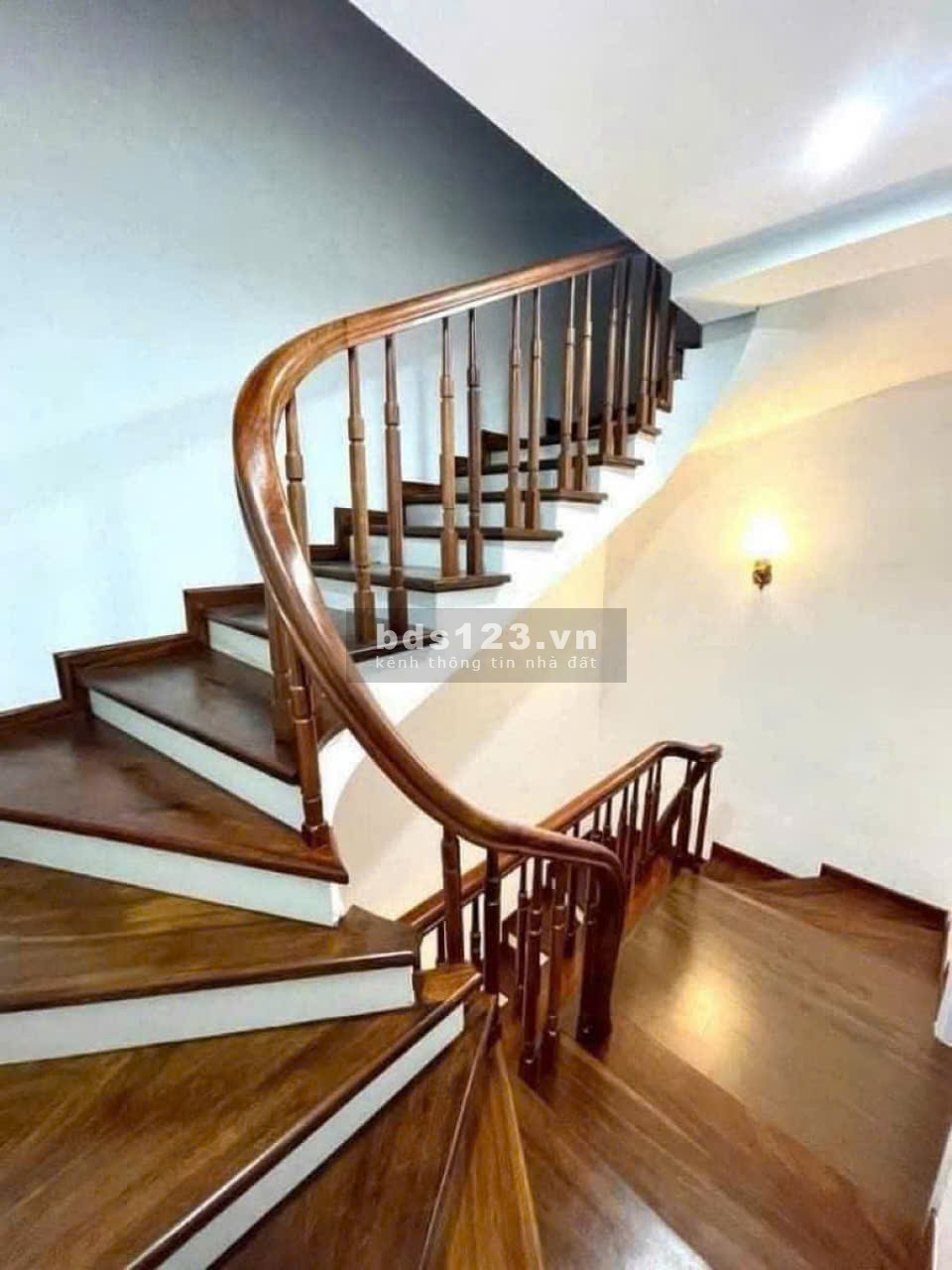 Bán nhà Trần Cung 58M2, MT 4M, 5 tầng giá chỉ 11,5 tỷ LH
