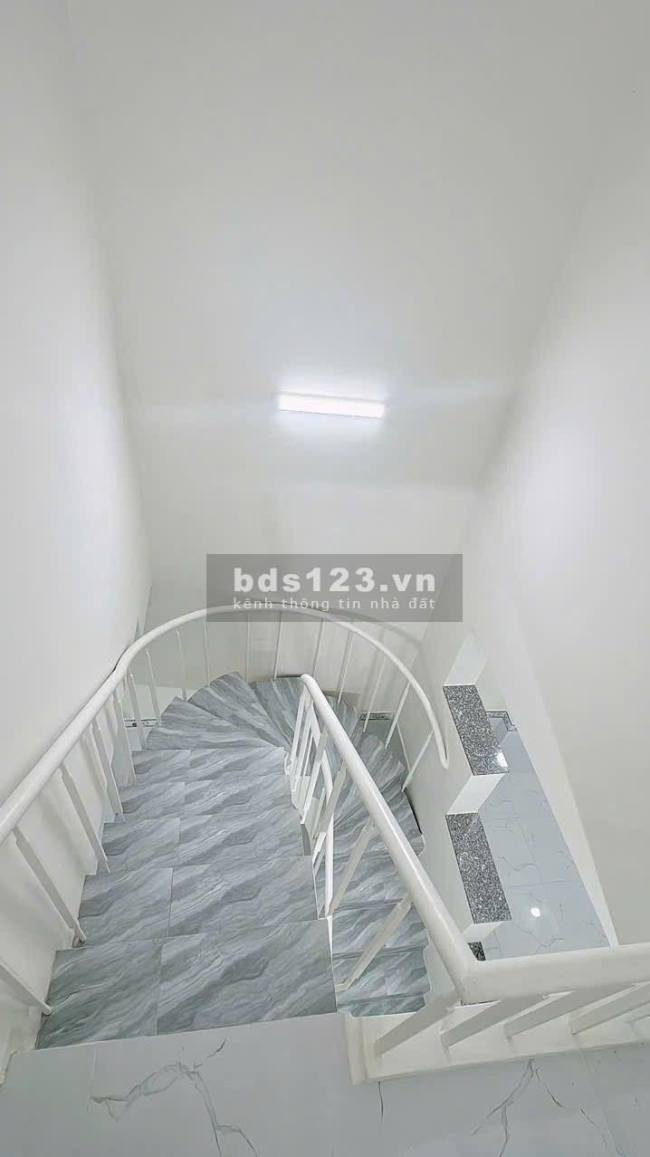 Bán nhà đep HXH thông. Đường CMT8, 44M2, 2 tầng, Tân Bình, 6.4 tỷ