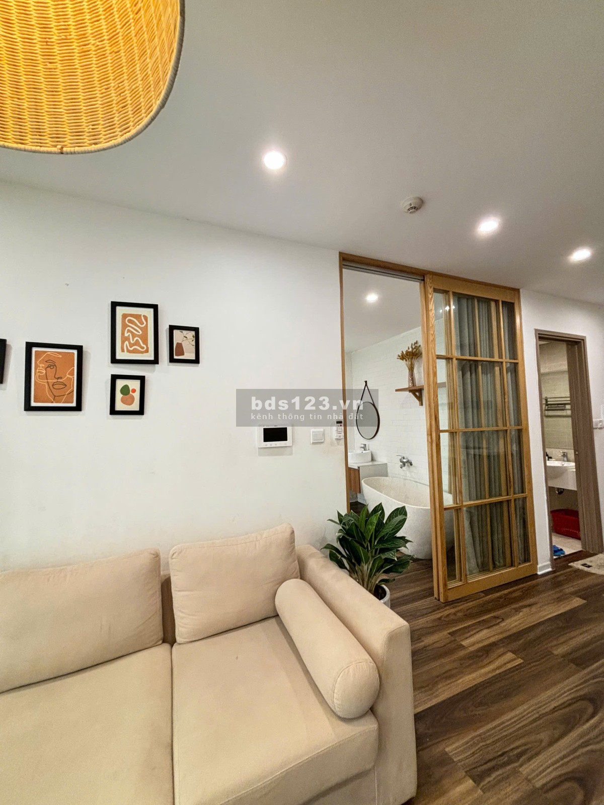 Chính chủ cần bán căn hộ 1N full đồ liên hệ 0927428666
