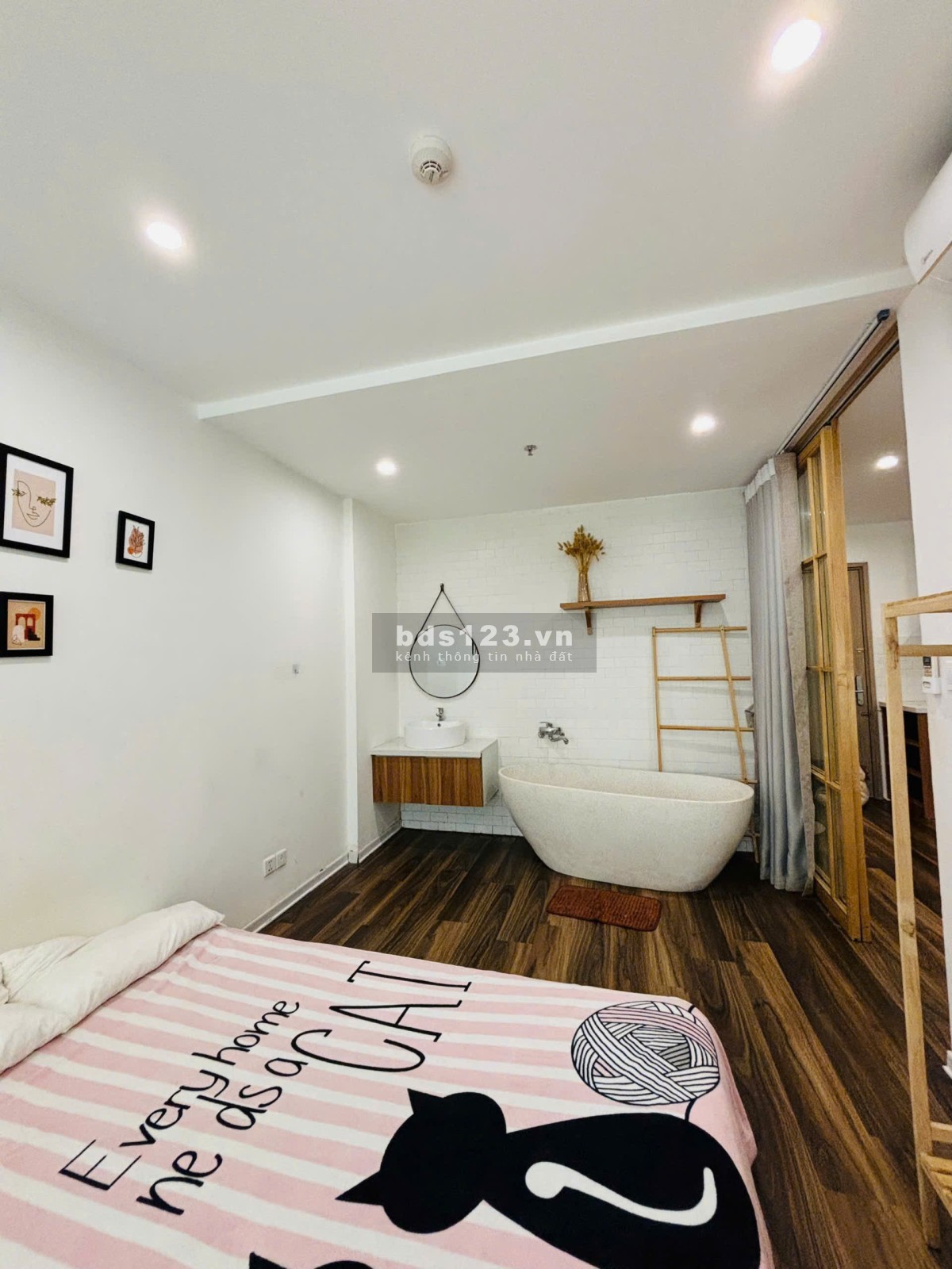 Chính chủ cần bán căn hộ 1N full đồ liên hệ 0927428666