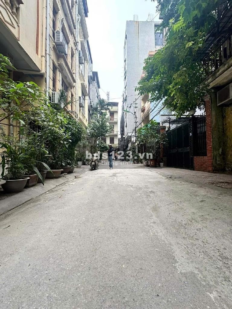 Bán nhà phố Mai Dịch - Phân lô - Ô tô DT 60M2 X 5T, giá 15T LH: 0949859830.