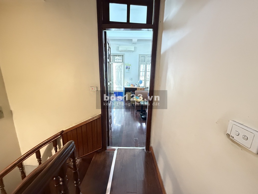Bán nhà phố Mai Dịch - Phân lô - Ô tô DT 60M2 X 5T, giá 15T LH: 0949859830.