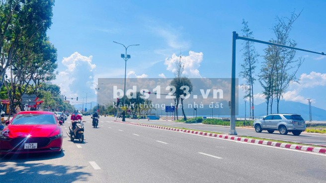 2,1x triệu, 105M2 mặt tiền Nguyễn Tất Thành nối dài, KĐT Golden Hill