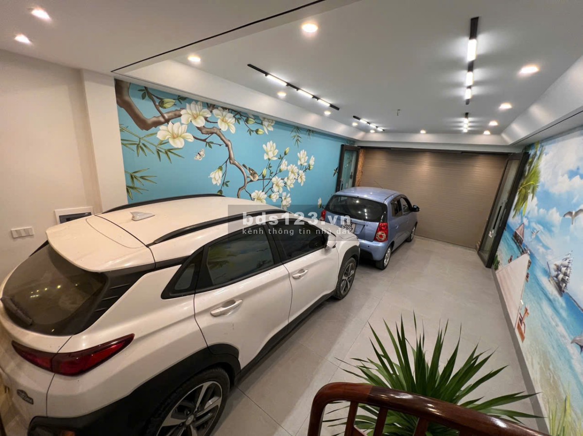 Bán rẻ nhà 7 tầng, thang máy nhập, Gara 2 ô tô, nội thất tiền tỷ, Vũ Đức thận, TT quận Long Biên