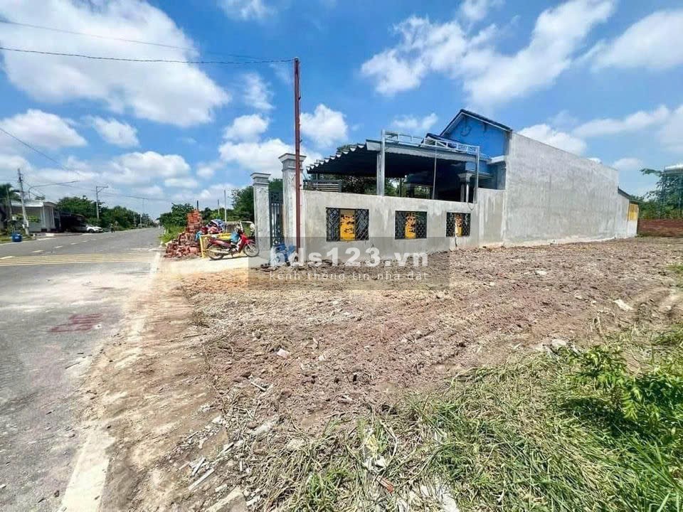 Bán 5 sào caosu (20x150 = 4.968m2)SHR, nở hậu 92m cách QL 200m giá 750tr, view sông, sát KCN 350ha